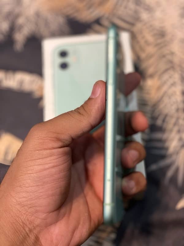 iphone 11 256 gb dual sim pta approvd with only box 5