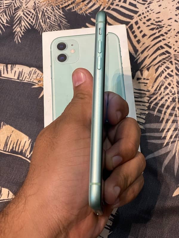 iphone 11 256 gb dual sim pta approvd with only box 6