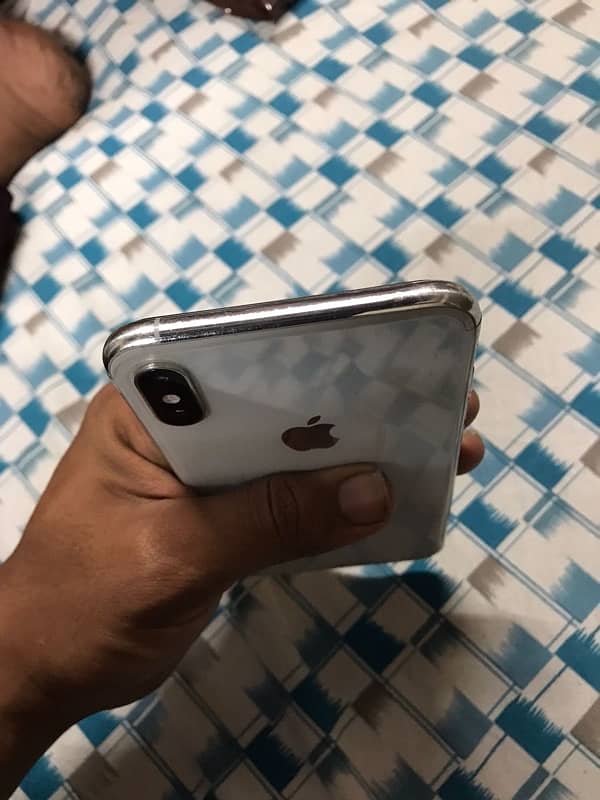 iPhone XS Max 4