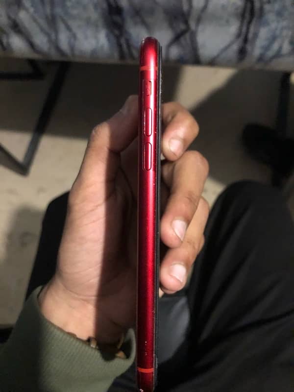 IPhone XR 4