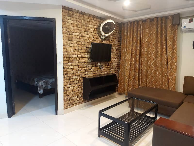 One bedroom flat for short stay like (3s4hrs ) for rent in bahria town 2