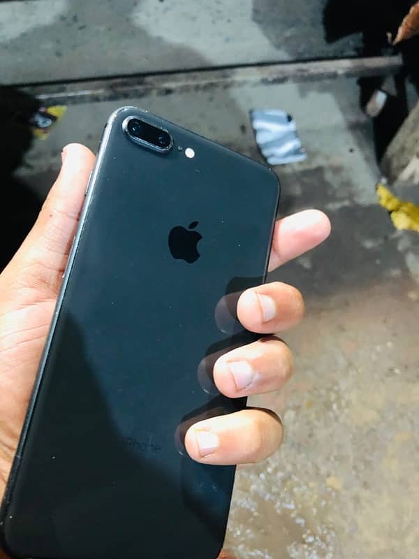 iPhone 8plus (exchange possible) 0