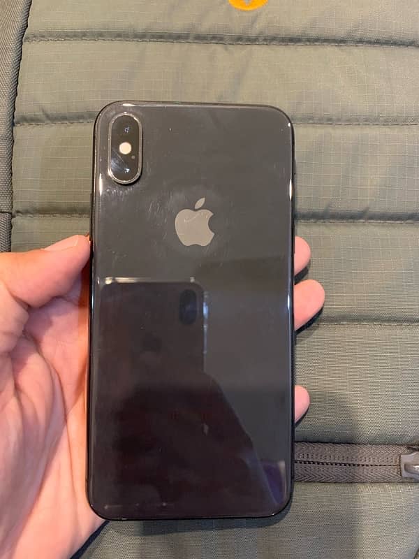 iPhone XS 256 GB non pta Scom ki sim chal  rhi hai ma sim 7 da do ga 0