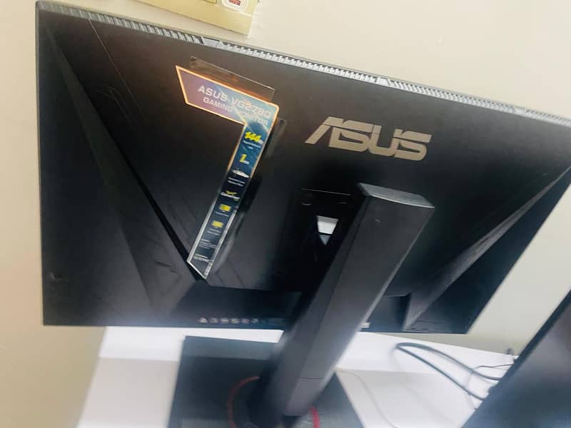 ASUS ROG 144hz 1080 (27 INCHES) Gaming Monitor 1