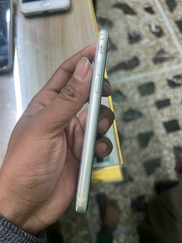 iPhone 8 non pta with box Nd original charger 4