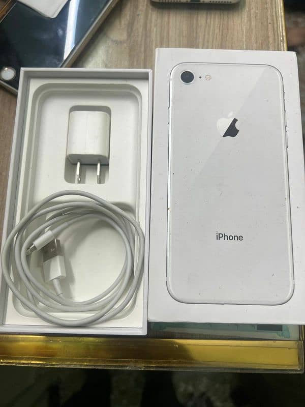 iPhone 8 non pta with box Nd original charger 6