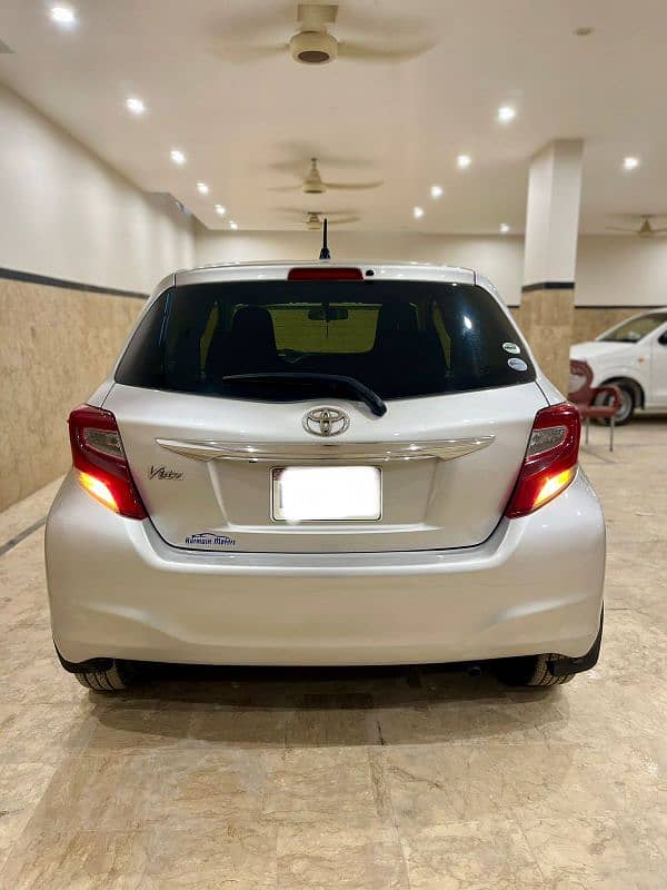 Toyota Vitz 2015 3