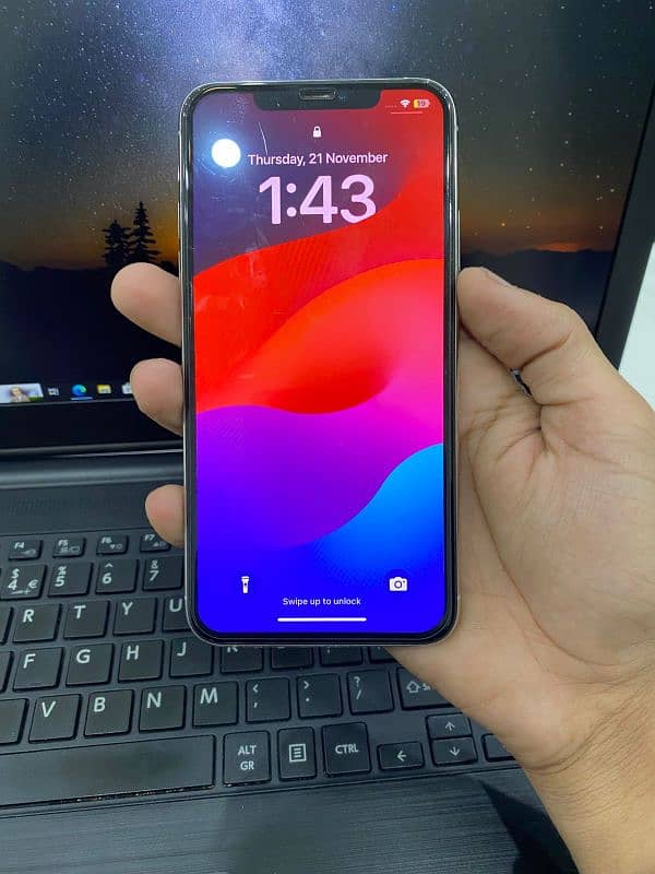 I PHONE 11 pro Max 64Gb Factory unlocked 3