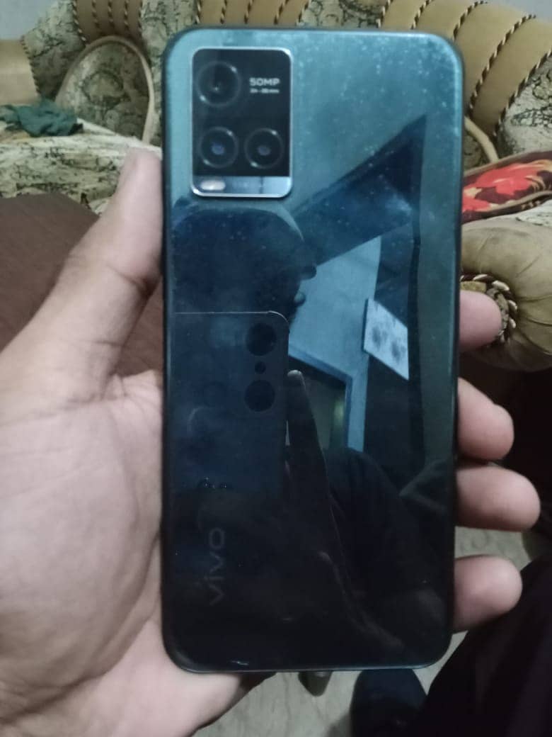 Vivo Y33S 12/128 with box and charger 0