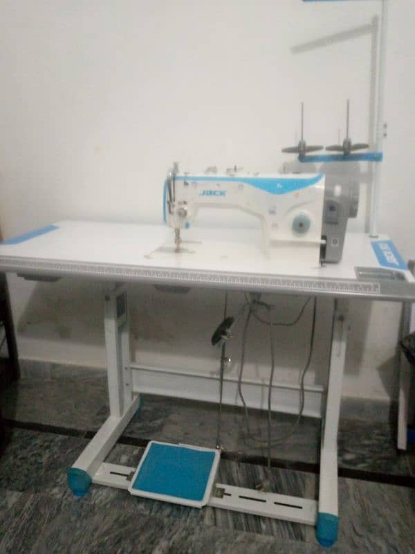 jack A4 sewing machine 3