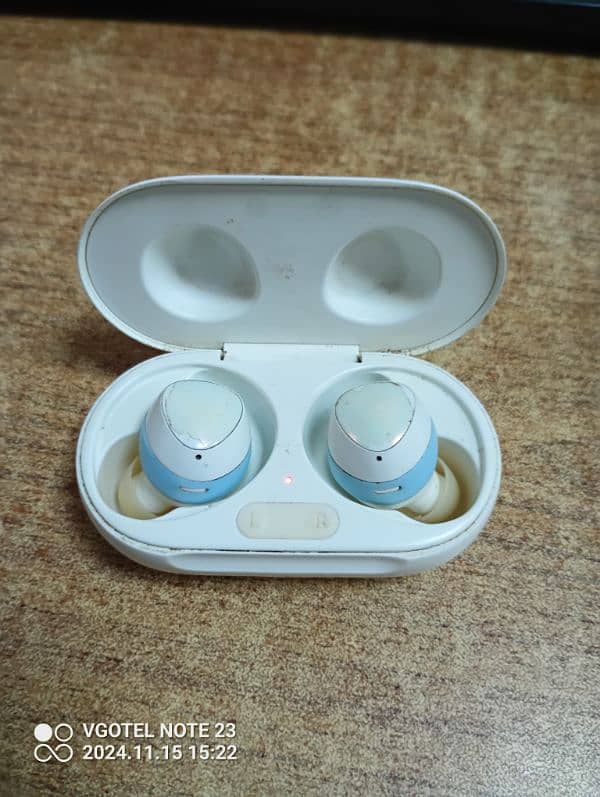 Samsung Galaxy Buds plus 0