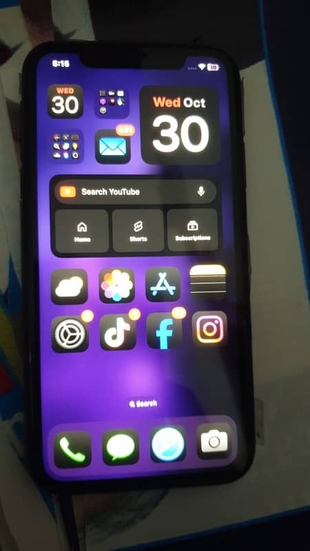 i phone xr 64 gb condition 10/9 baki ok 2