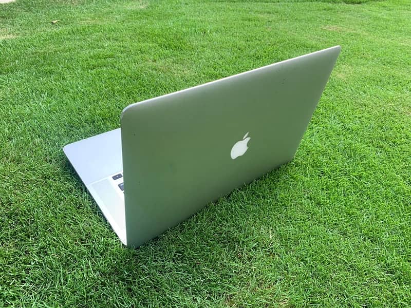 Macbook Pro 15 (16/512) 0