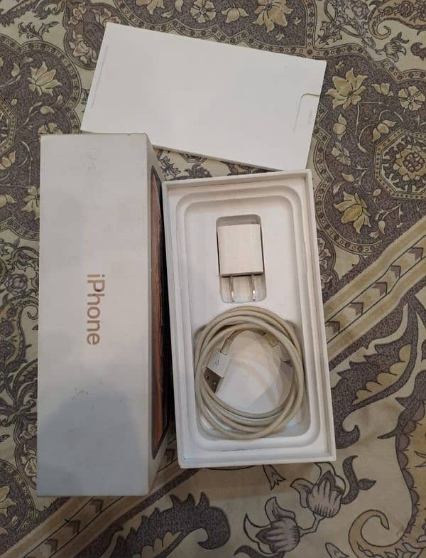 Iphone XS Gold Colour Original Box Official Dual Sim PTA Approve 10/10 8