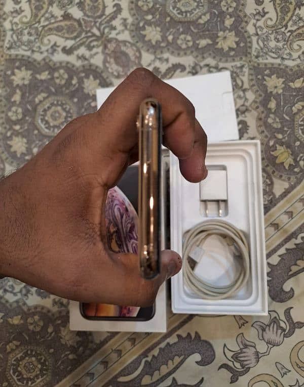 Iphone XS Gold Colour Original Box Official Dual Sim PTA Approve 10/10 12