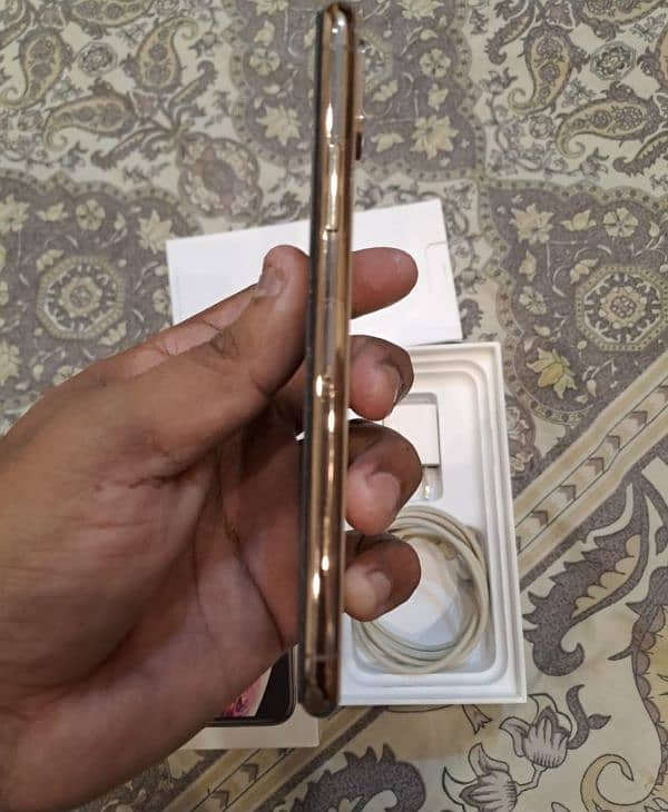 Iphone XS Gold Colour Original Box Official Dual Sim PTA Approve 10/10 13