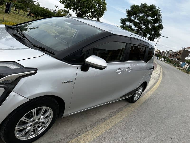 Toyota Sienta 2017 0