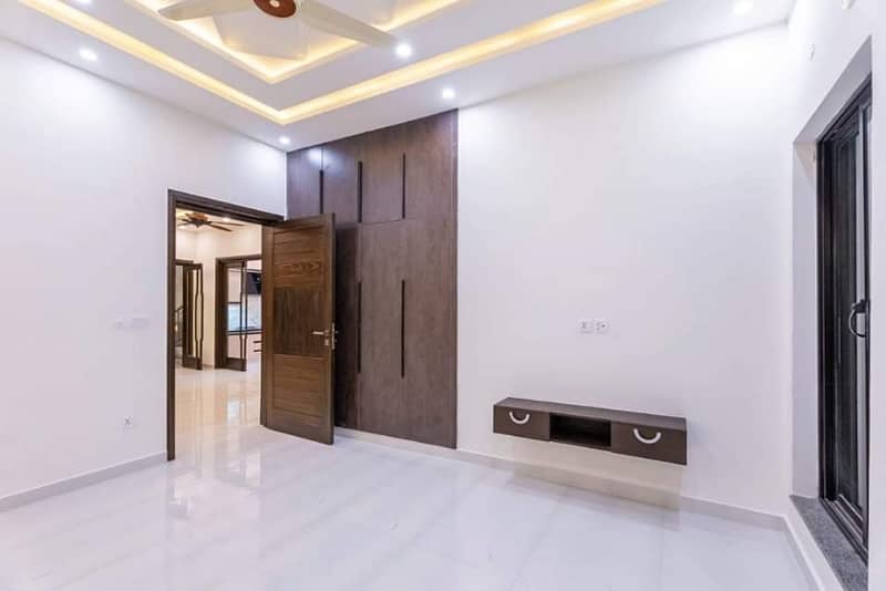 10 Marla New Tile Floor 3bed Upper Portion In Wapda Town F-2 Block 3