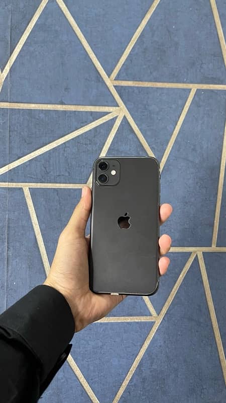 IPHONE 11 UNDER APPLE WARANTY WATER PACK 0