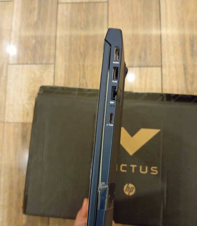 Hp victus 1