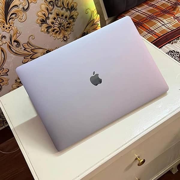 MACBOOK PRO 16 (2019) CORE I7 (16/512gb SSD) (4gb Graphics) A2141 WTS. 1