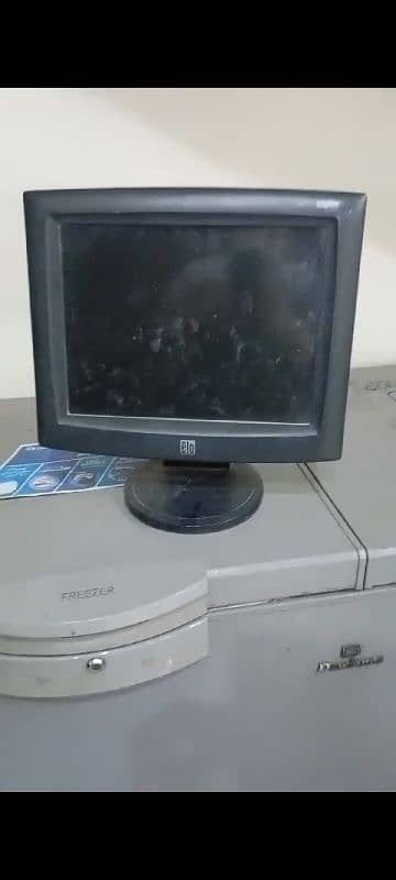 computer lcd for sale.  perfect condition . . call :03152061830 0