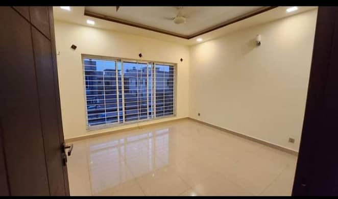 10 Marla full house available for rent in phase 4 bahira town Rawalpindi 2