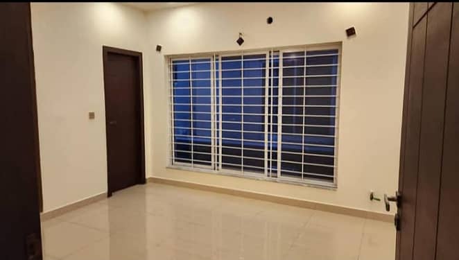 10 Marla full house available for rent in phase 4 bahira town Rawalpindi 5