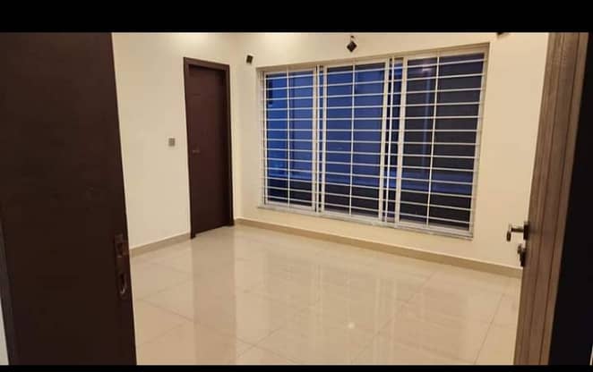 10 Marla full house available for rent in phase 4 bahira town Rawalpindi 6