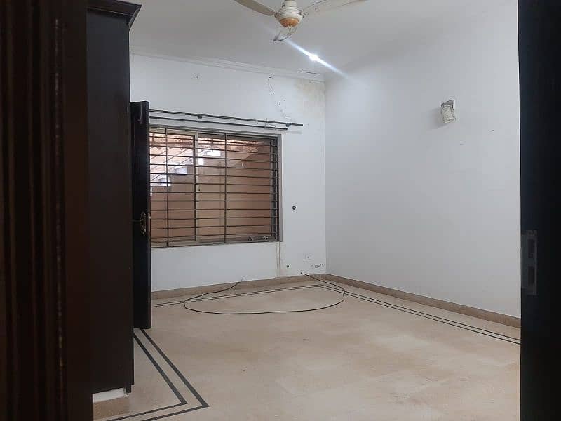 1kanal portion for rent in Banigala Near Beaconhouse 4