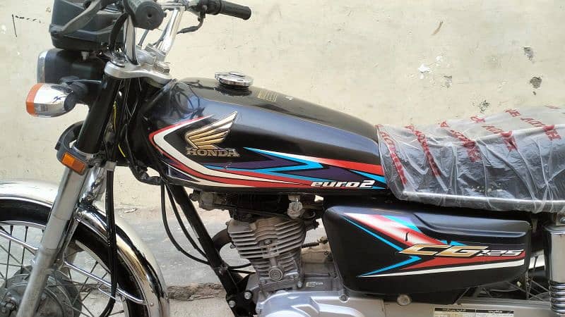 Honda cg 125  model  2019 Black colour  Panjaab number  First owner 3