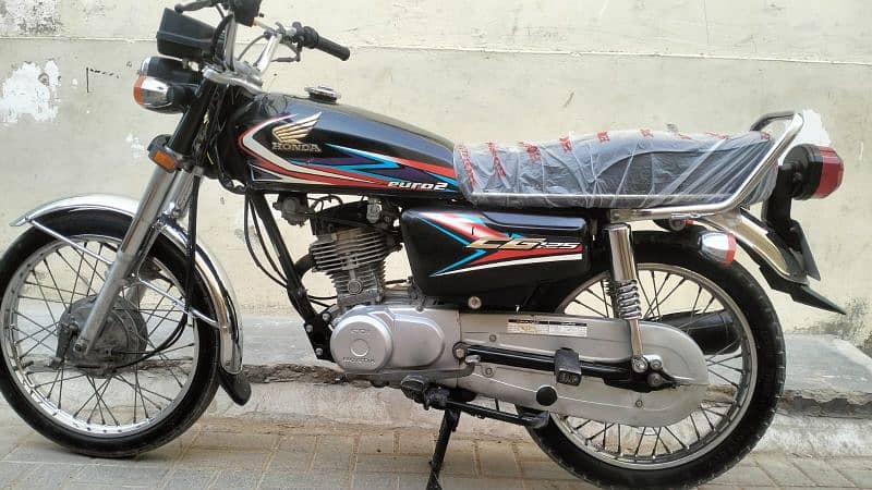 Honda cg 125  model  2019 Black colour  Panjaab number  First owner 7