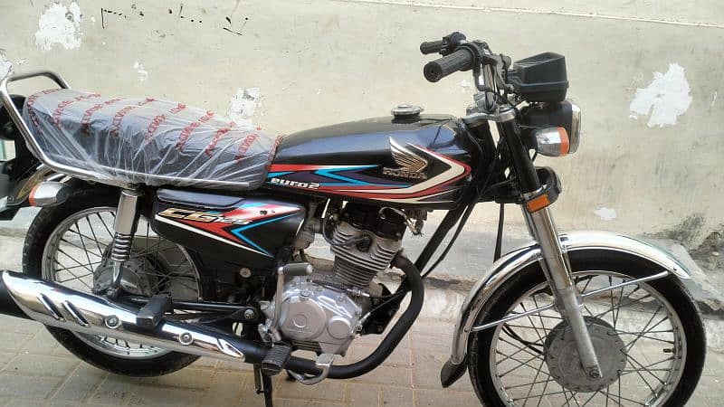 Honda cg 125  model  2019 Black colour  Panjaab number  First owner 9