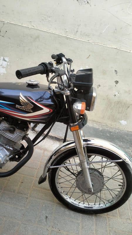 Honda cg 125  model  2019 Black colour  Panjaab number  First owner 10