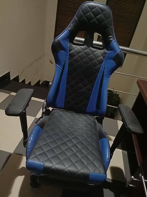 Urgent Sale: Global Razer Gaming Chair – Great Condition 0