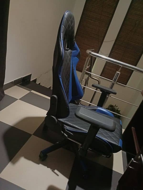 Urgent Sale: Global Razer Gaming Chair – Great Condition 1