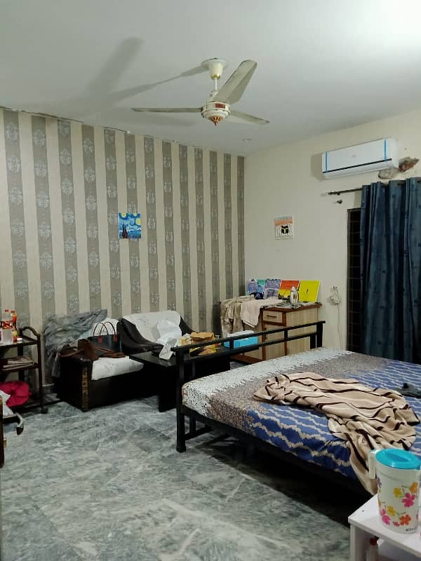 Furnish room for female in psic society near lums dha lhr 0