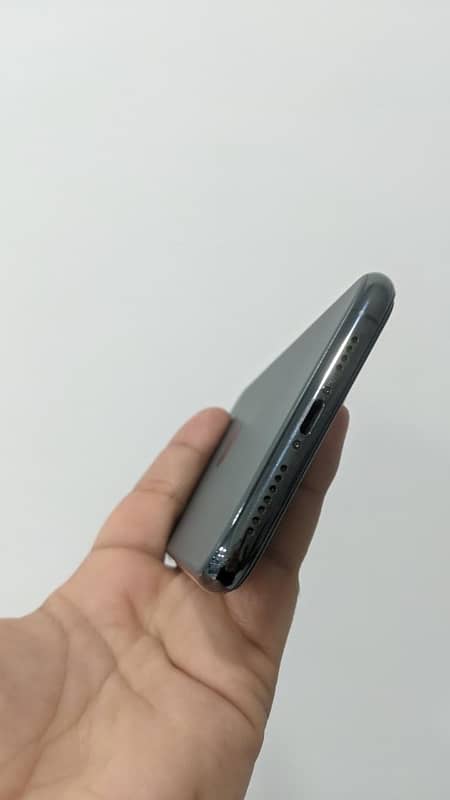 iPhone 11 Pro Max PTA 256 GB 4