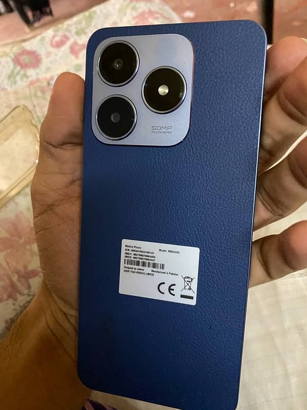 realme C63 3