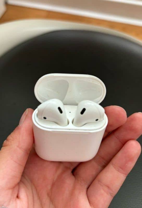 apple airpods one month use only 1