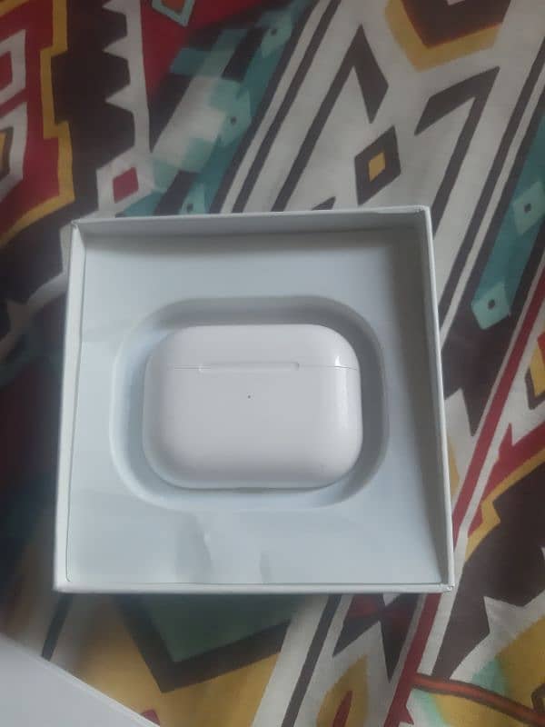 Apple Air Buds 2nd Genration 5