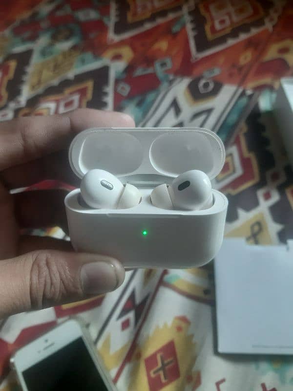 Apple Air Buds 2nd Genration 6