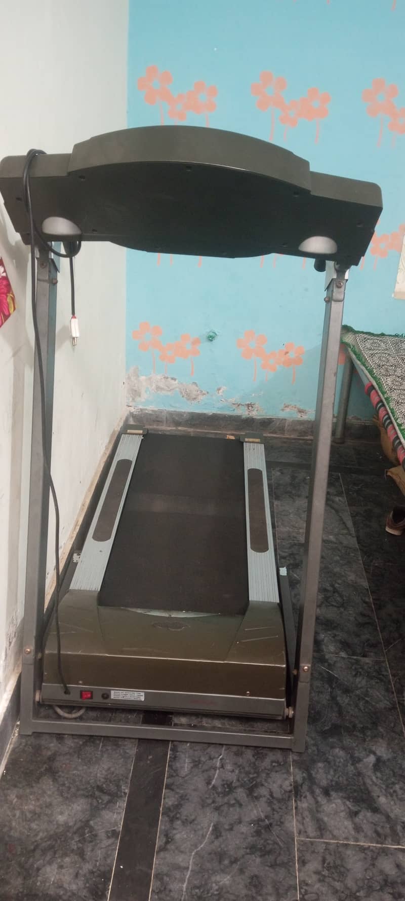 Treadmil 2.25 HP Motor,130 kg weight supported, 6 month motor waranty 2