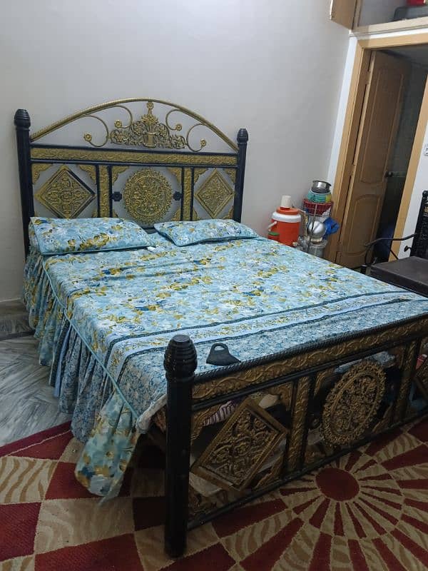 iron bed for sale 9/10 condition 2