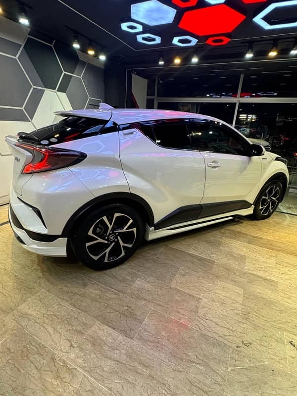 Toyota C-HR 2023 3