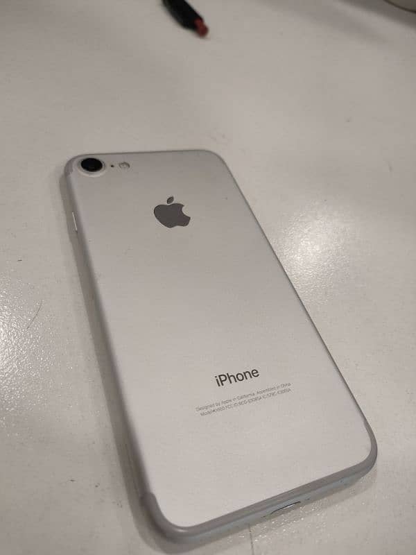 iPhone 7 256 GB 4