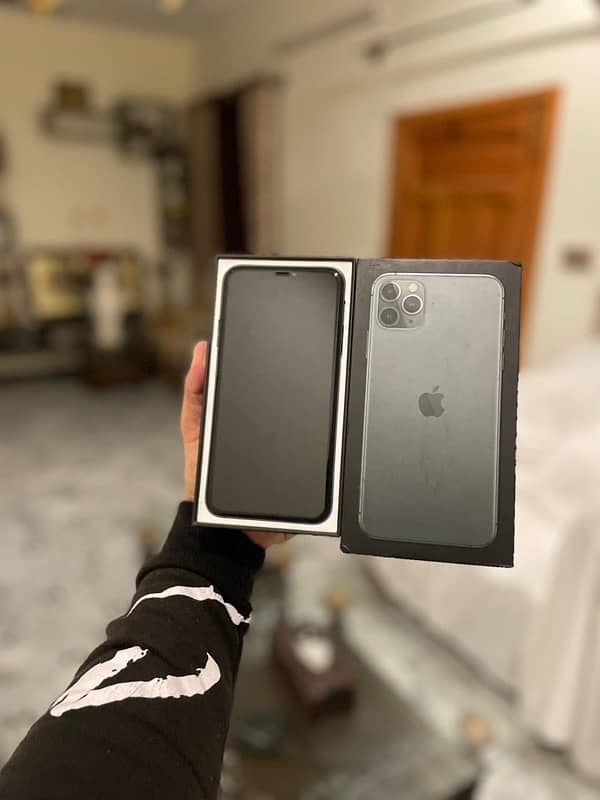 Iphone 11 pro max (pta approved) 5