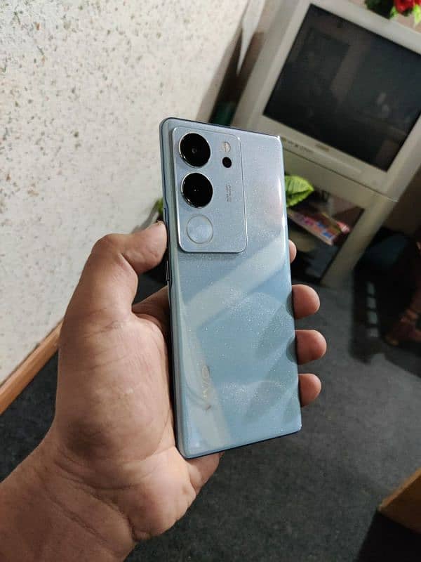 vivo v29 , only sale urgent 5