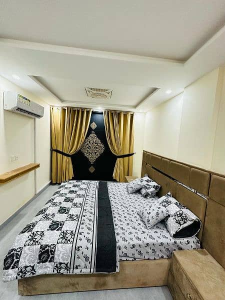 One bed luxury apartment for short stay like(3to4)hours in bahria town 1