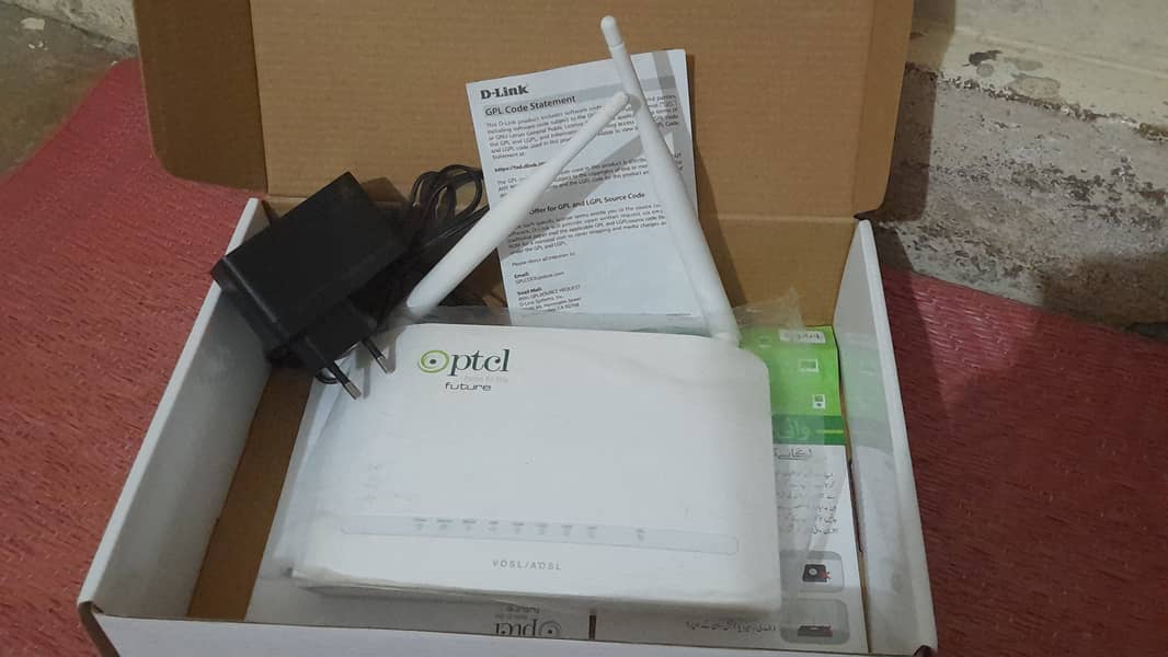 PTCL ROUTER 4,500 \ IPTV PTCL 8,000 0